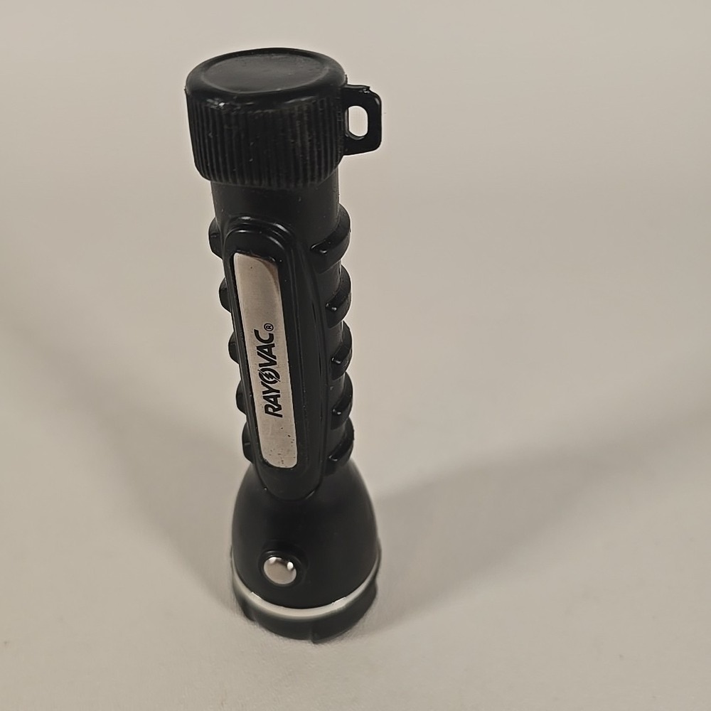 Rayovac Flashlight Vintage 6" Long.  2 AA Batteries‎